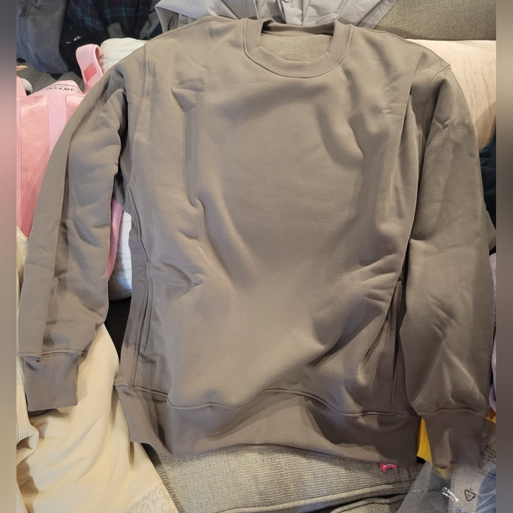 Pumiey Crewneck